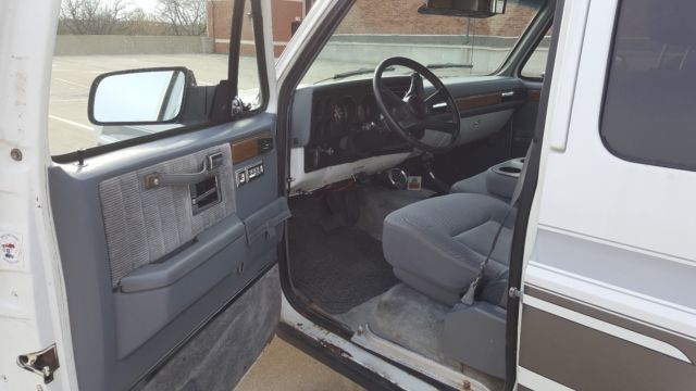 1991 GMC Suburban - photo 10