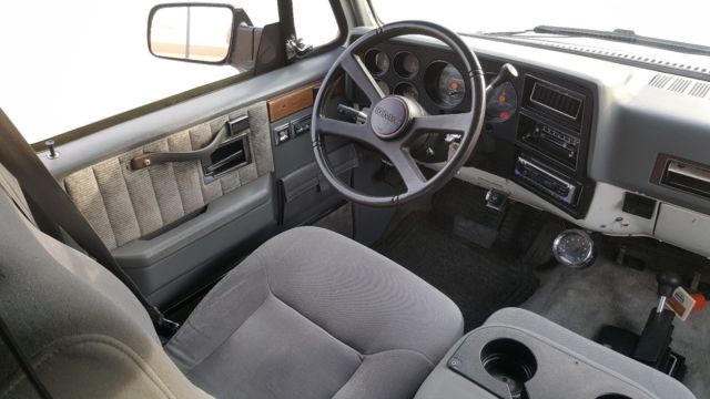 1991 GMC Suburban - photo 12