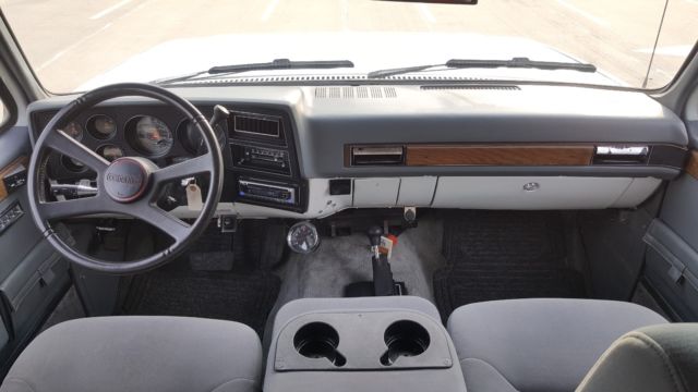 1991 GMC Suburban - photo 13