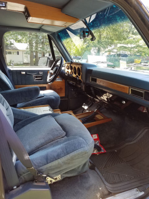 1991 GMC Suburban V1500 - photo 8