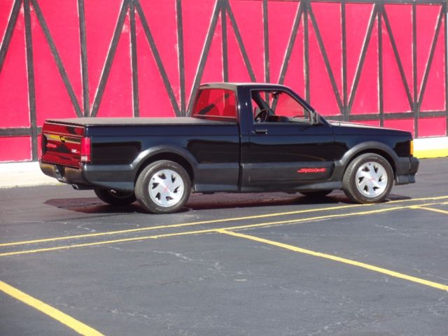 1991 GMC Syclone -RARE-TURBO 6 CYLINDER- BLACK ON BLACK-Clean carfa - photo 5