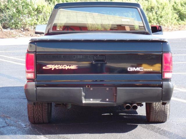 1991 GMC Syclone -RARE-TURBO 6 CYLINDER- BLACK ON BLACK-Clean carfa - photo 9