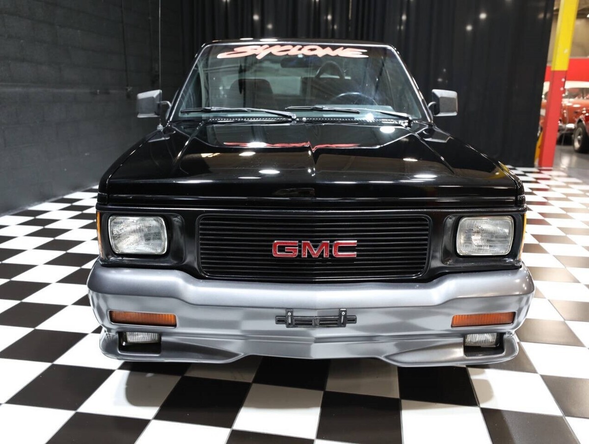 1991 GMC Syclone Syclone AWD 2dr Turbo Standard Cab SB - photo 10