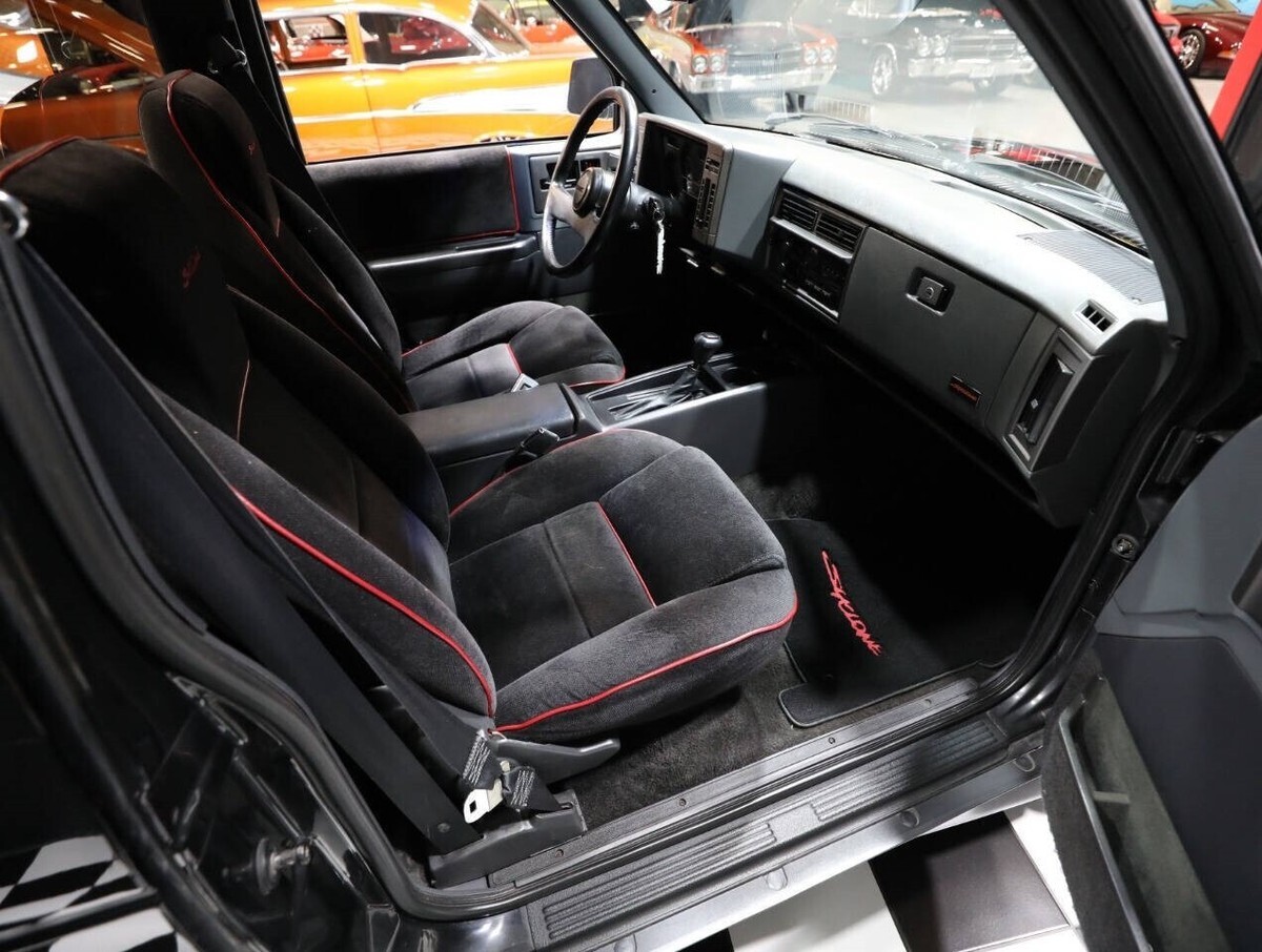 1991 GMC Syclone Syclone AWD 2dr Turbo Standard Cab SB - photo 7