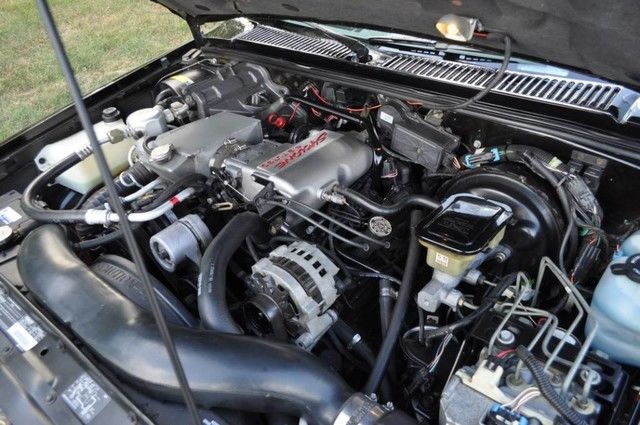 1991 GMC Typhoon - photo 2