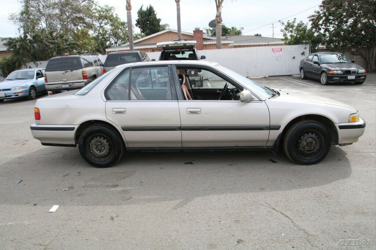1991 Honda Accord LX - photo 2