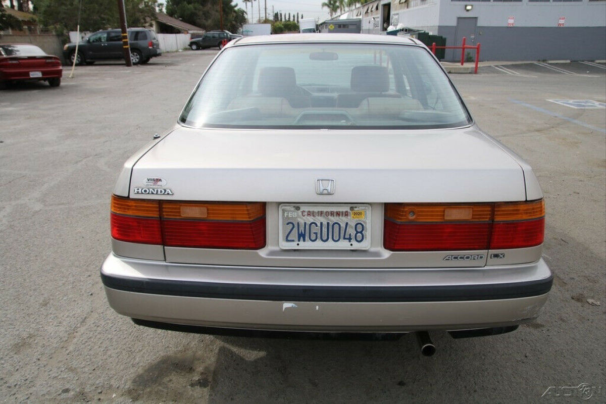 1991 Honda Accord LX - photo 4