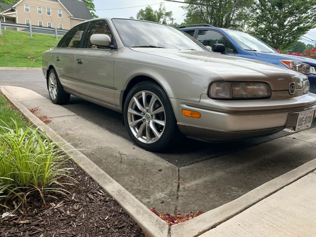 1991 Infiniti Q45 Base Low Miles Project Car w/ G37x Enkei Wheels Runs / Drives 1991 Infiniti Q45 Base