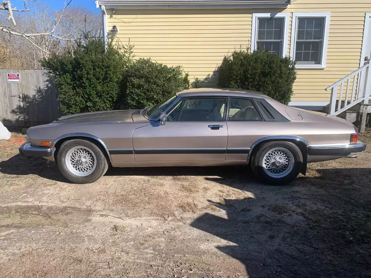 1991 Jaguar XJS, gold with beige leather, 60K 1991 Jaguar XJS