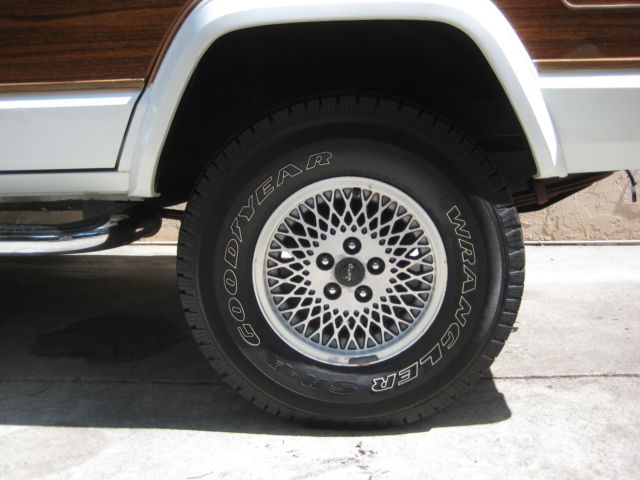 1991 Jeep Cherokee 4X4 BRIARWOOD 4D 4WD - photo 8