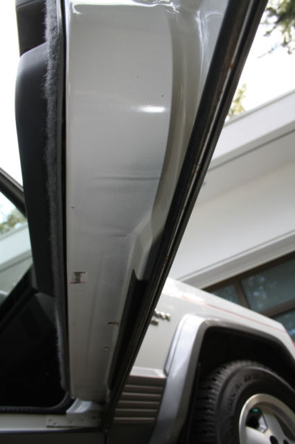 1991 Jeep Cherokee Laredo Sport Utility 4-Door - photo 11