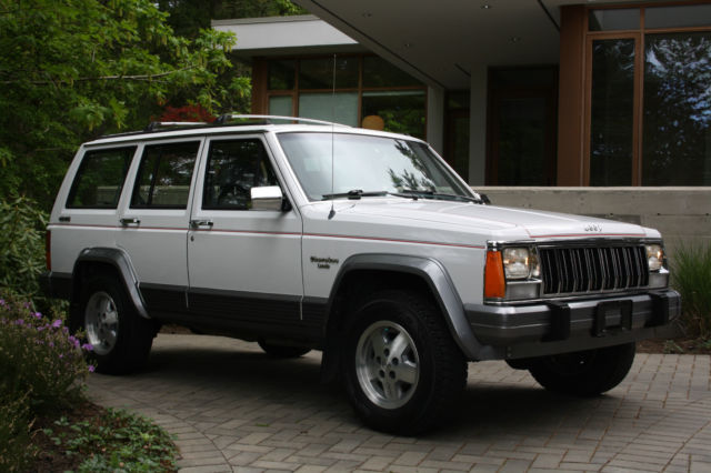 1991 Jeep Cherokee Laredo Sport Utility 4-Door - photo 2