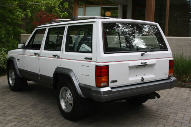 1991 Jeep Cherokee Laredo Sport Utility 4-Door - photo 3