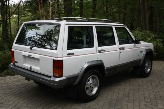 1991 Jeep Cherokee Laredo Sport Utility 4-Door - photo 4