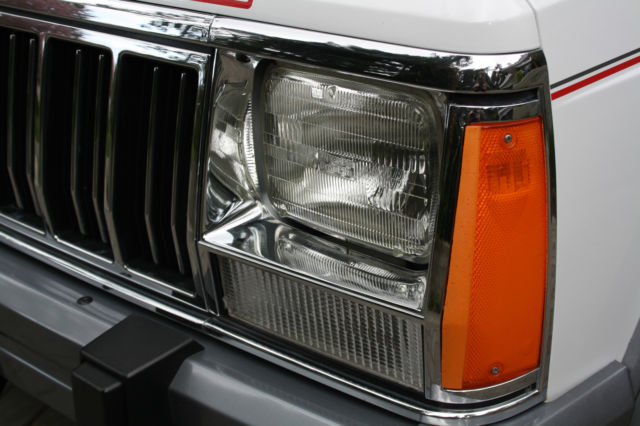 1991 Jeep Cherokee Laredo Sport Utility 4-Door - photo 6