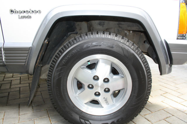1991 Jeep Cherokee Laredo Sport Utility 4-Door - photo 7
