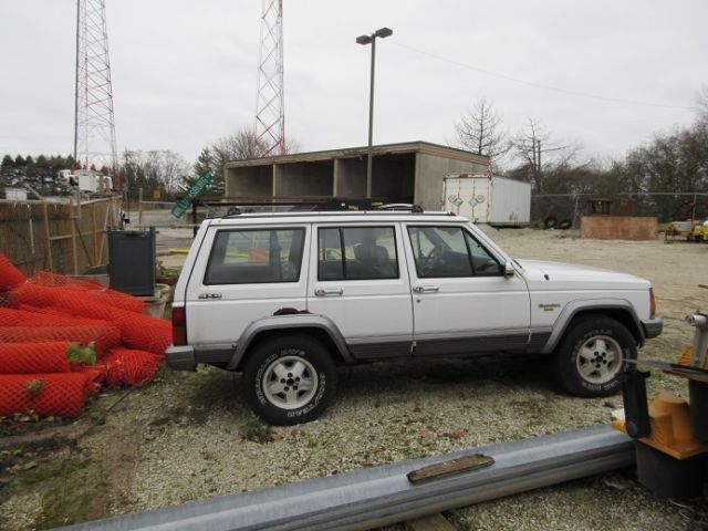 1991 Jeep Cherokee LAREDO - photo 2
