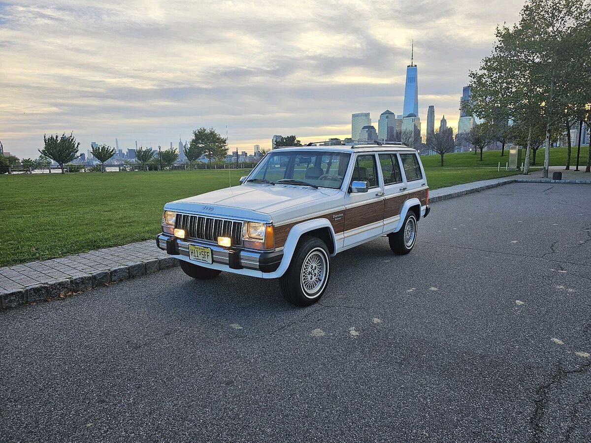 1991 Jeep Cherokee SUV White 4WD Automatic BRIARWOOD 1991 Jeep Cherokee BRIARWOOD