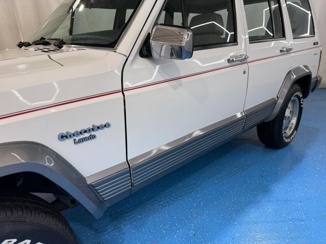 1991 Jeep Cherokee Laredo 4D SUV 4WD - photo 10