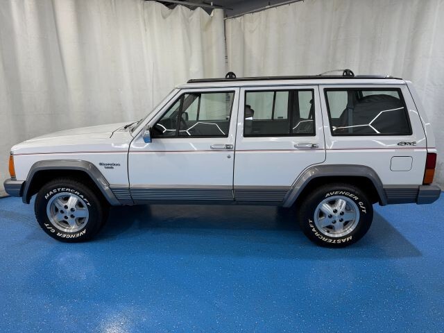 1991 Jeep Cherokee Laredo 4D SUV 4WD - photo 5