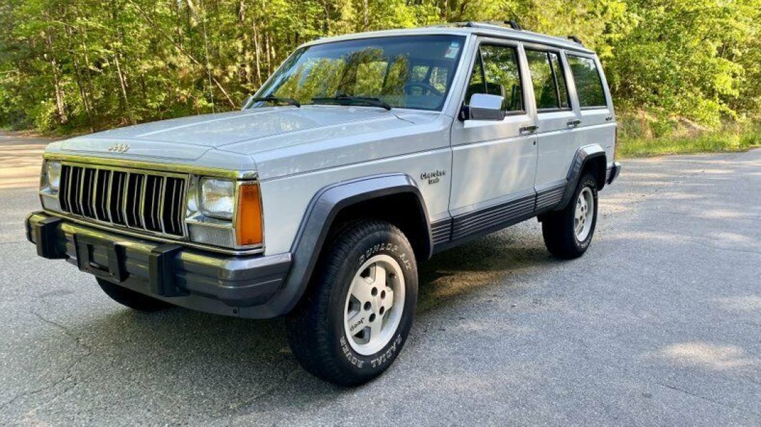 1991 Jeep Cherokee 4dr Wagon Laredo 4WD