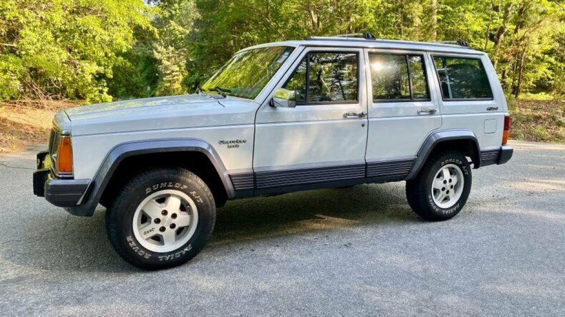 1991 Jeep Cherokee 4dr Wagon Laredo 4WD - photo 3