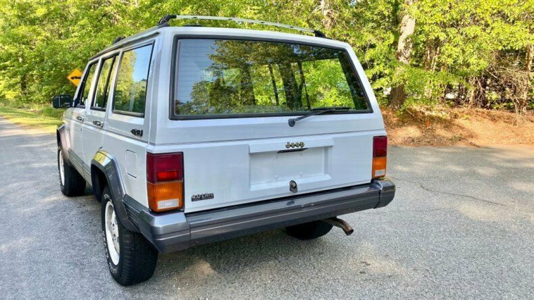 1991 Jeep Cherokee 4dr Wagon Laredo 4WD - photo 9