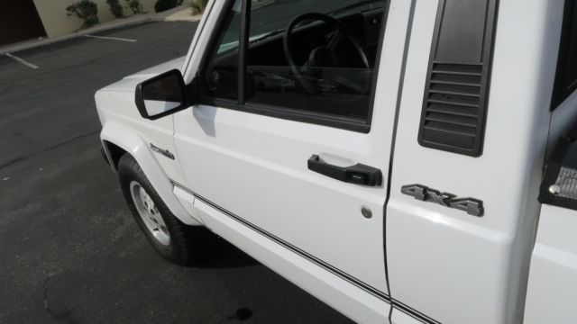 1991 Jeep Comanche Pioneer 4X4 4.0 HO! 5 SPEED! CLEAN 148,048 MILES! - photo 10