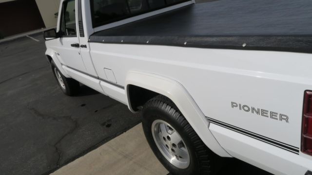 1991 Jeep Comanche Pioneer 4X4 4.0 HO! 5 SPEED! CLEAN 148,048 MILES! - photo 11