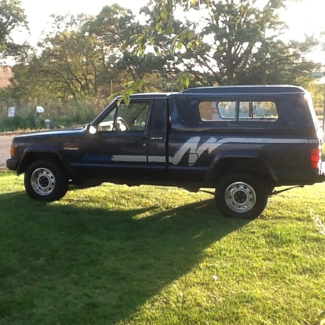 1991 Jeep Comanche Base Standard Cab Pickup 2-Door - photo 2