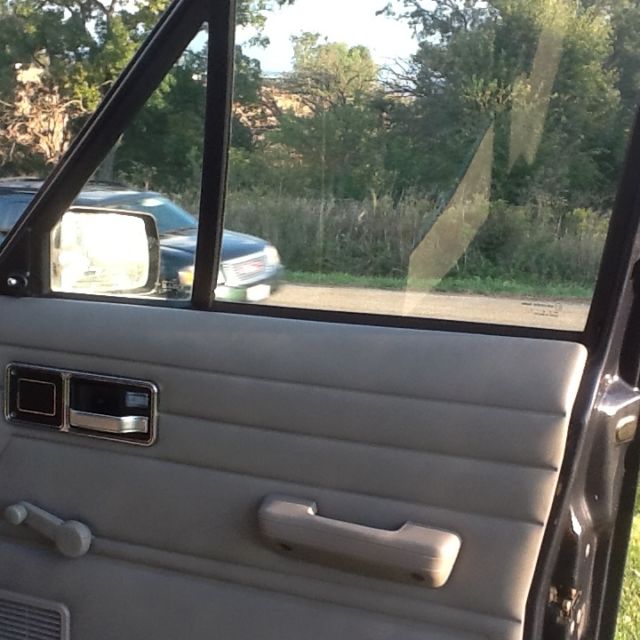 1991 Jeep Comanche Base Standard Cab Pickup 2-Door - photo 6