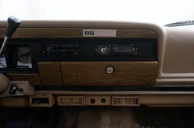 1991 Jeep Wagoneer - photo 8