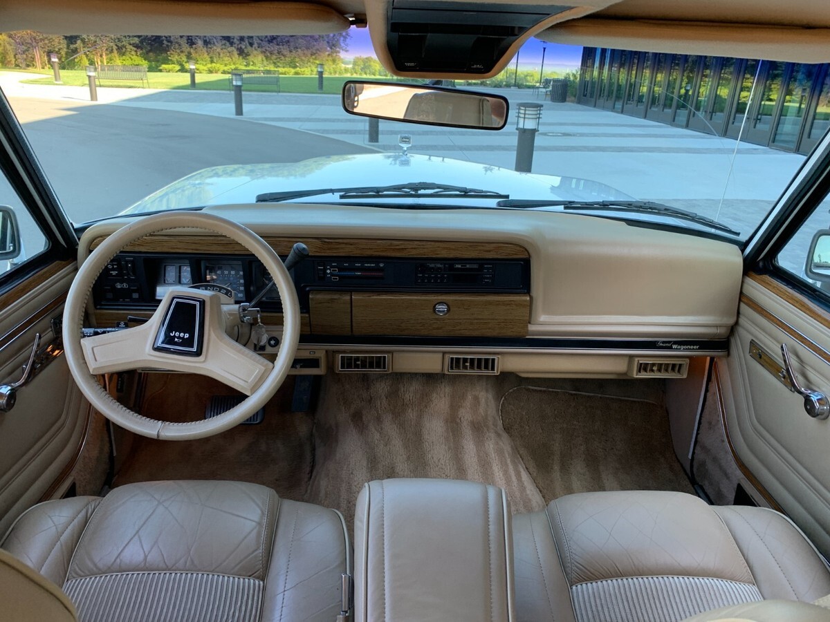 1991 Jeep Grand Wagoneer - photo 12