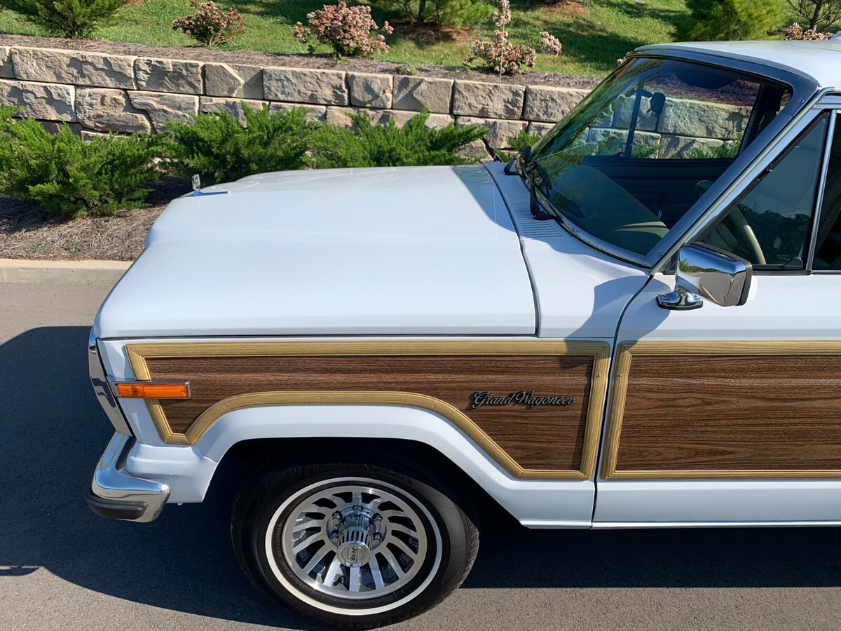 1991 Jeep Grand Wagoneer - photo 3