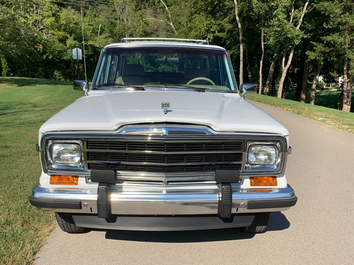 1991 Jeep Grand Wagoneer - photo 4