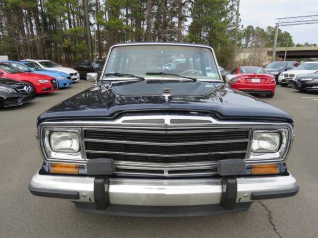 1991 Jeep Wagoneer Base 4dr 4WD SUV - photo 2