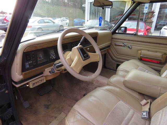 1991 Jeep Wagoneer Base 4dr 4WD SUV - photo 8