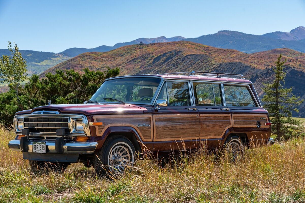 1991 Jeep Grand Wagoneer for sale! 1991 Jeep Wagoneer