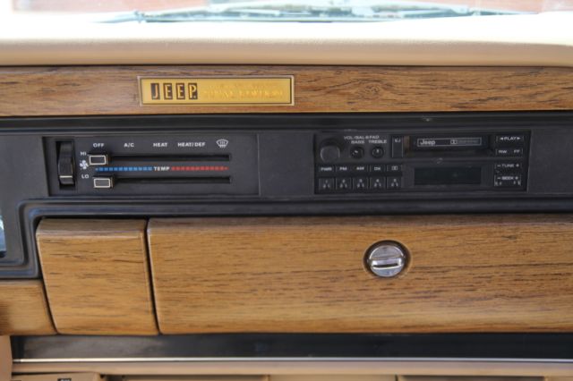 1991 Jeep Wagoneer - photo 8