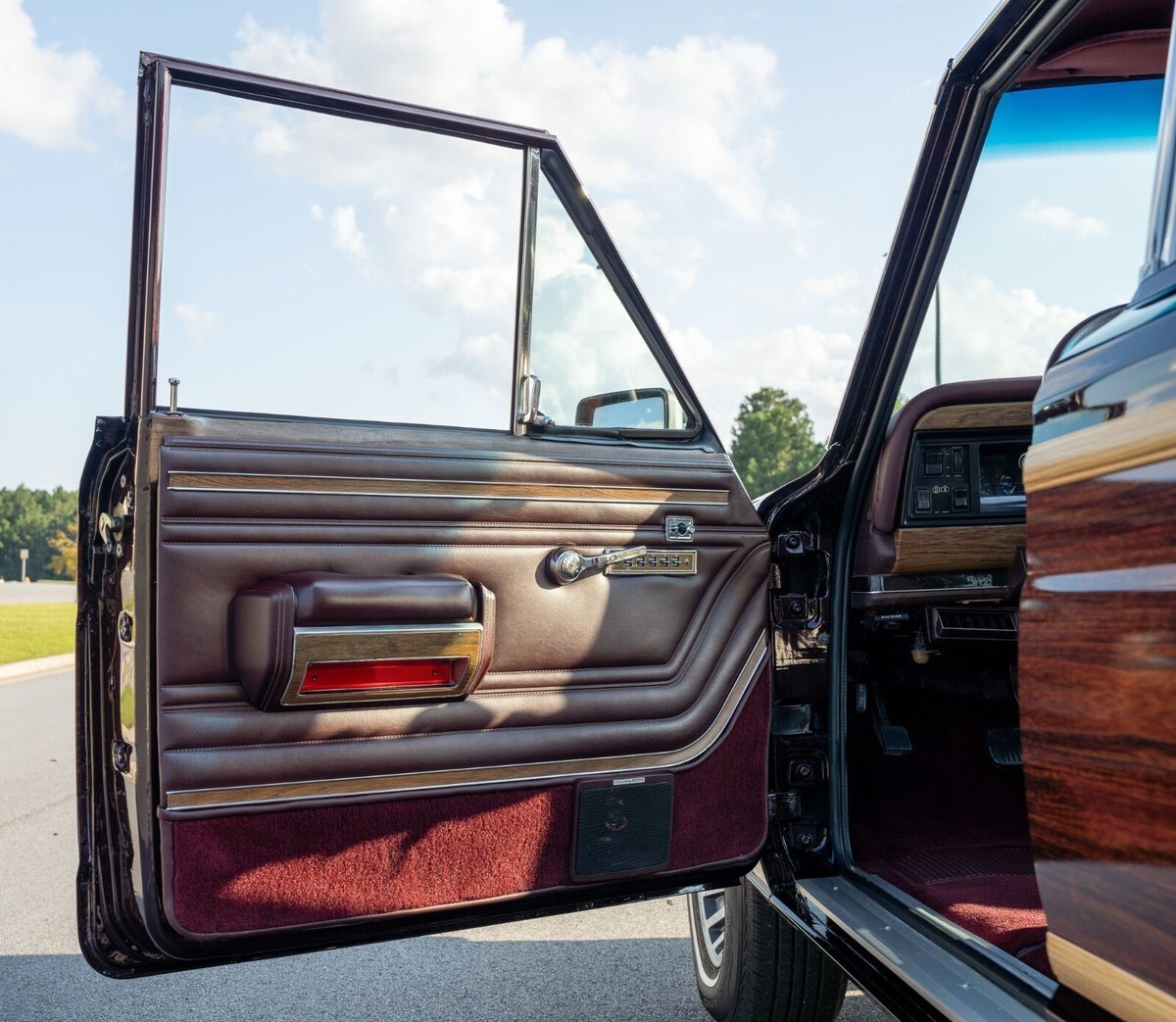 1991 Jeep Grand Wagoneer - photo 9