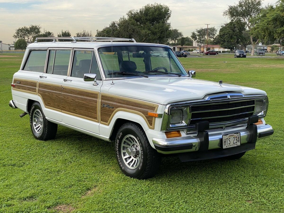 1991 Jeep Grand Wagoneer SUV White 4WD Automatic 1991 Jeep Grand Wagoneer