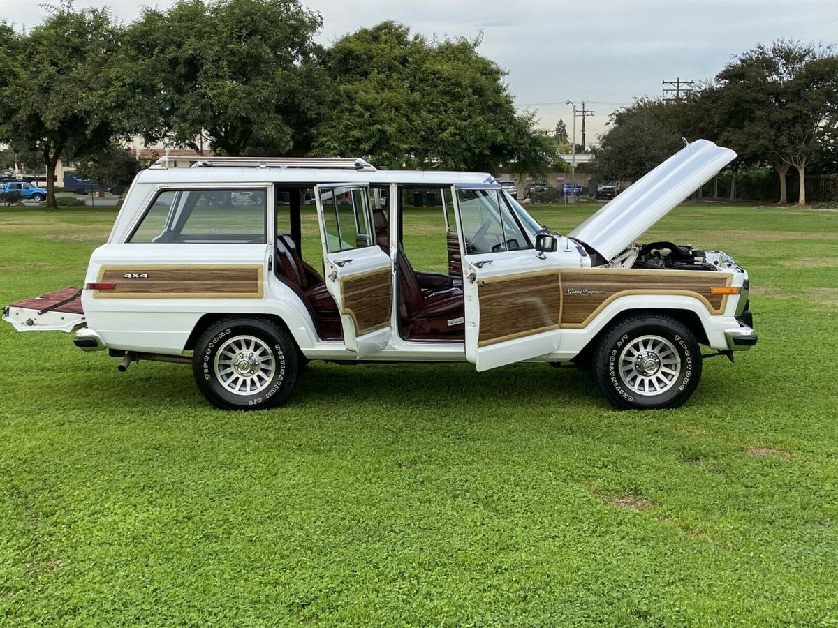 1991 Jeep Grand Wagoneer - photo 10
