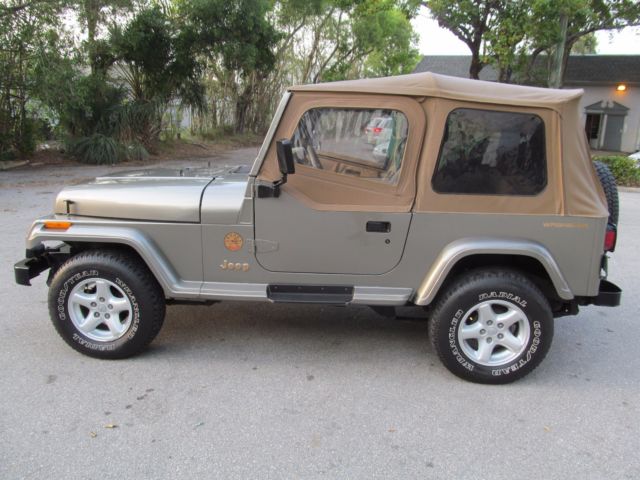 1991 Jeep Wrangler Sahara Sport Utility 2-Door - photo 12
