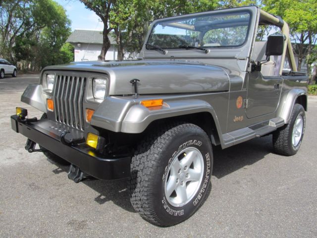 1991 Jeep Wrangler Sahara Sport Utility 2-Door - photo 2