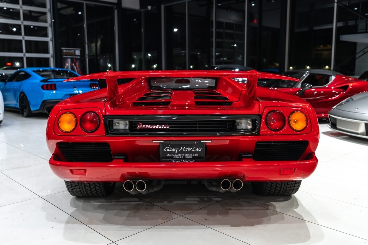 1991 Lamborghini Diablo Coupe 5.7L V12! 5-Speed Manual ONLY 16k Miles! Col - photo 4