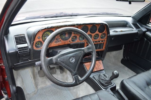 1991 Lancia Thema 8.32 Ferrari V-8 - photo 9