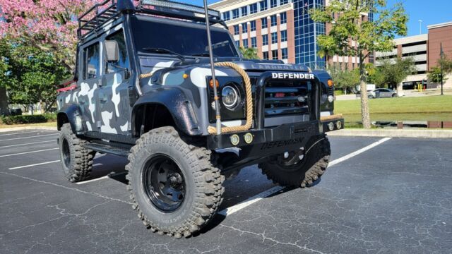 1991 LAND ROVER DEFENDER 110 CREW CAB FULLY RENOVATED A/C POWER WINDOWNS N LOCKS 1991 Land Rover Defender 110 4dr 4WD SUV
