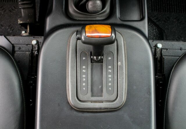 1991 Land Rover Defender 110 - photo 11