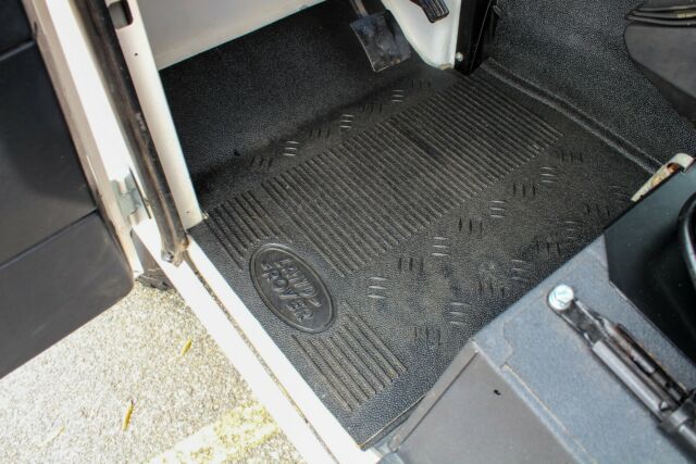 1991 Land Rover Defender 110 - photo 12