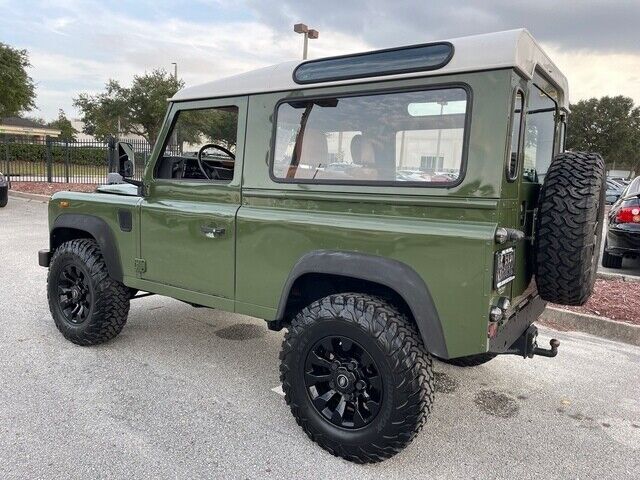 1991 LAND ROVER Defender 90 3-DOOR HARD TOP 200 TDI - (COLLECTOR SERIES) - photo 4